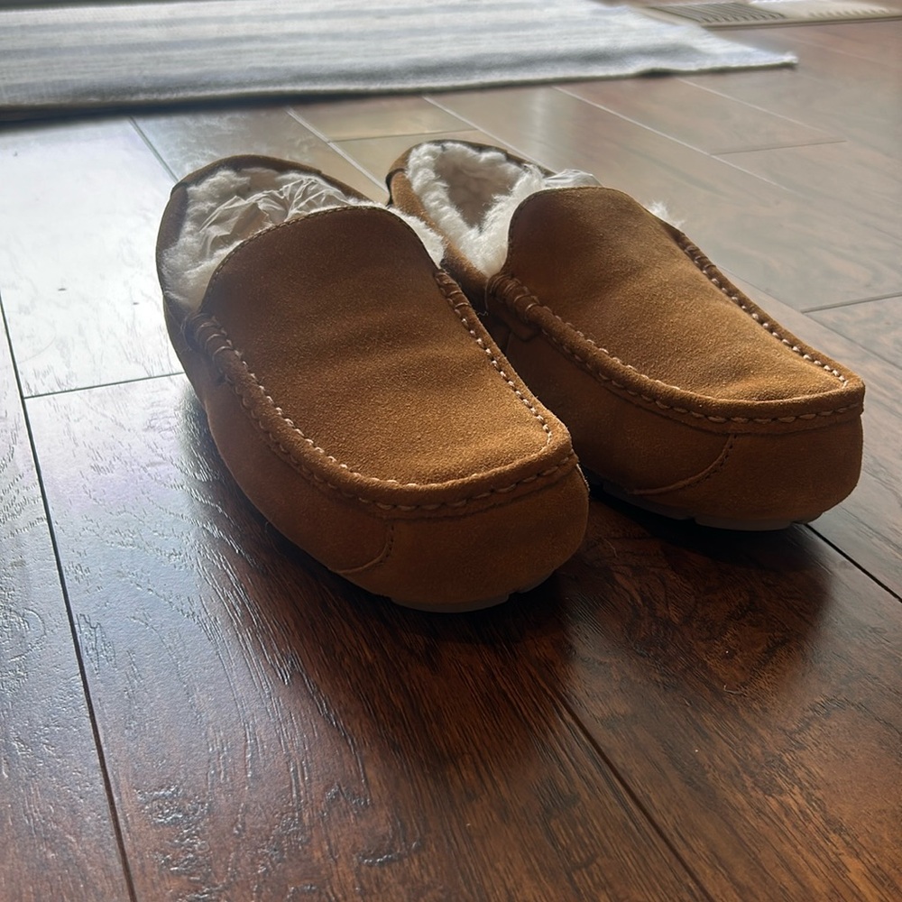 M Tipton Kookaburra by Ugg men’s size 9